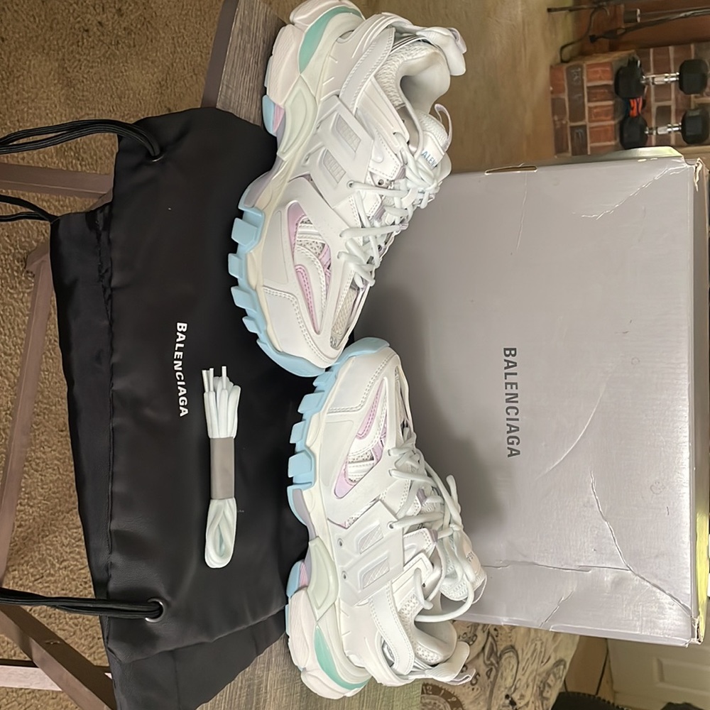 Balenciaga Track Sneaker - Picture 3 of 4